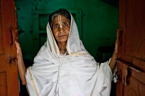 A New Life For Indian Widows, Xavier Zimbardo_3